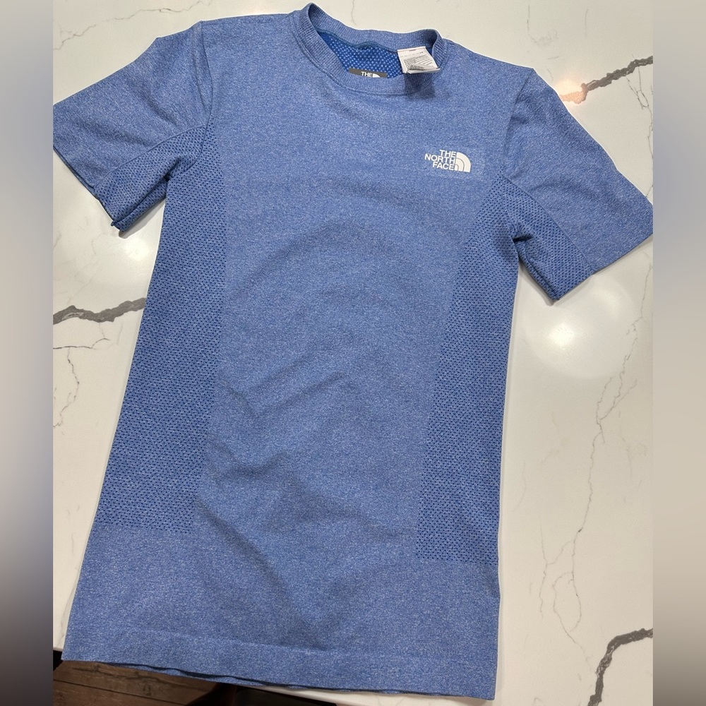 The north face boys seamless shirt LG - XL